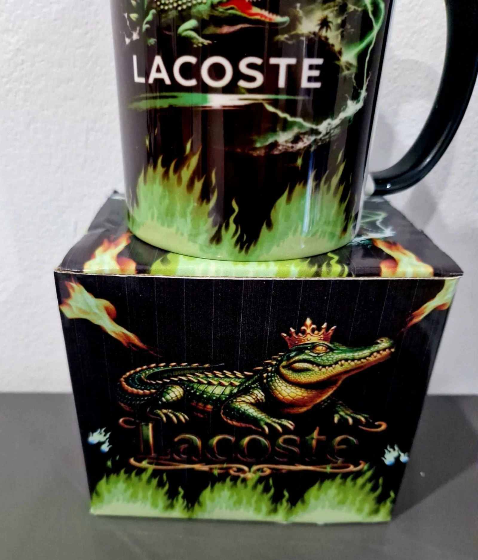 Caneca Lacoste noir
